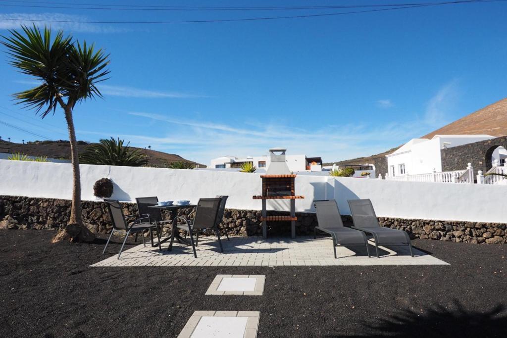 Private Apartment With Mountain And Sea Views, La Asomada, Lanzarote Tías Exterior foto