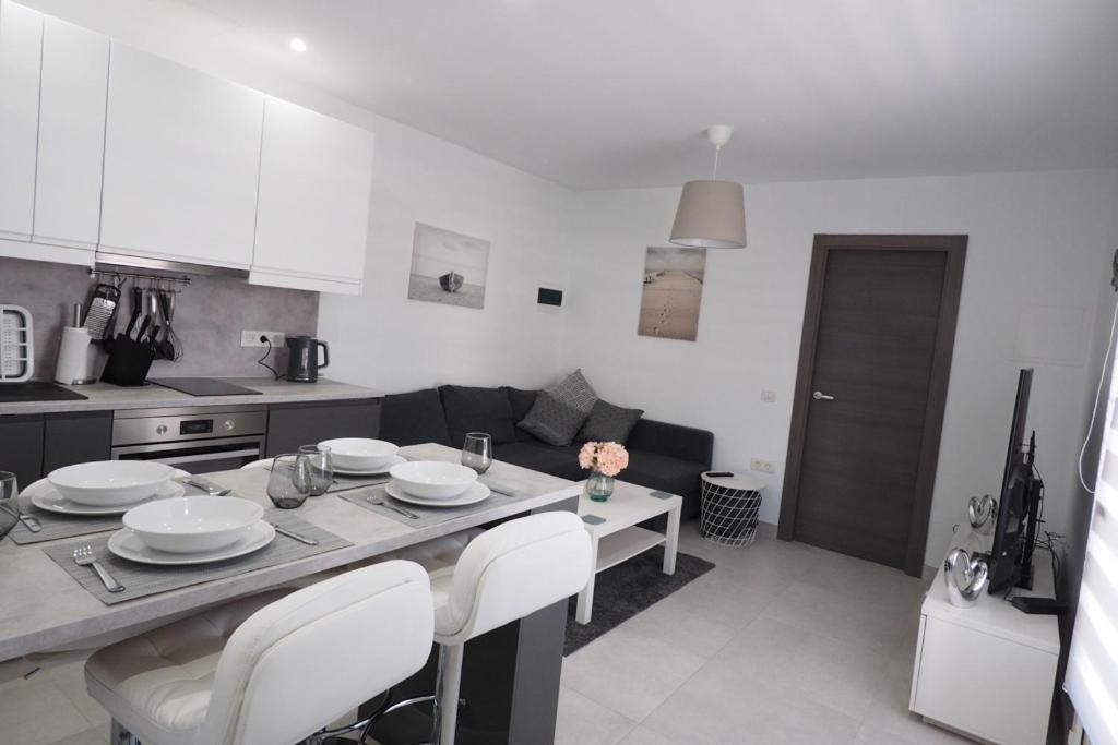 Private Apartment With Mountain And Sea Views, La Asomada, Lanzarote Tías Exterior foto